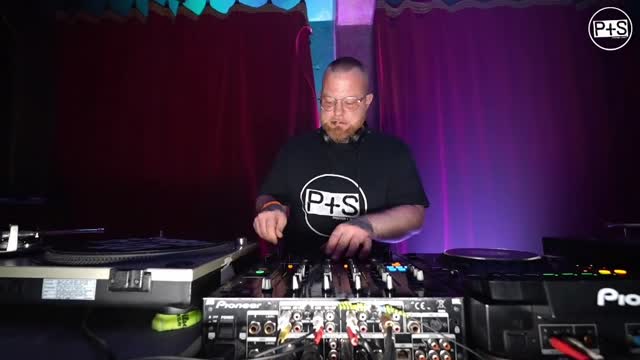 Disscut live — clip 8
